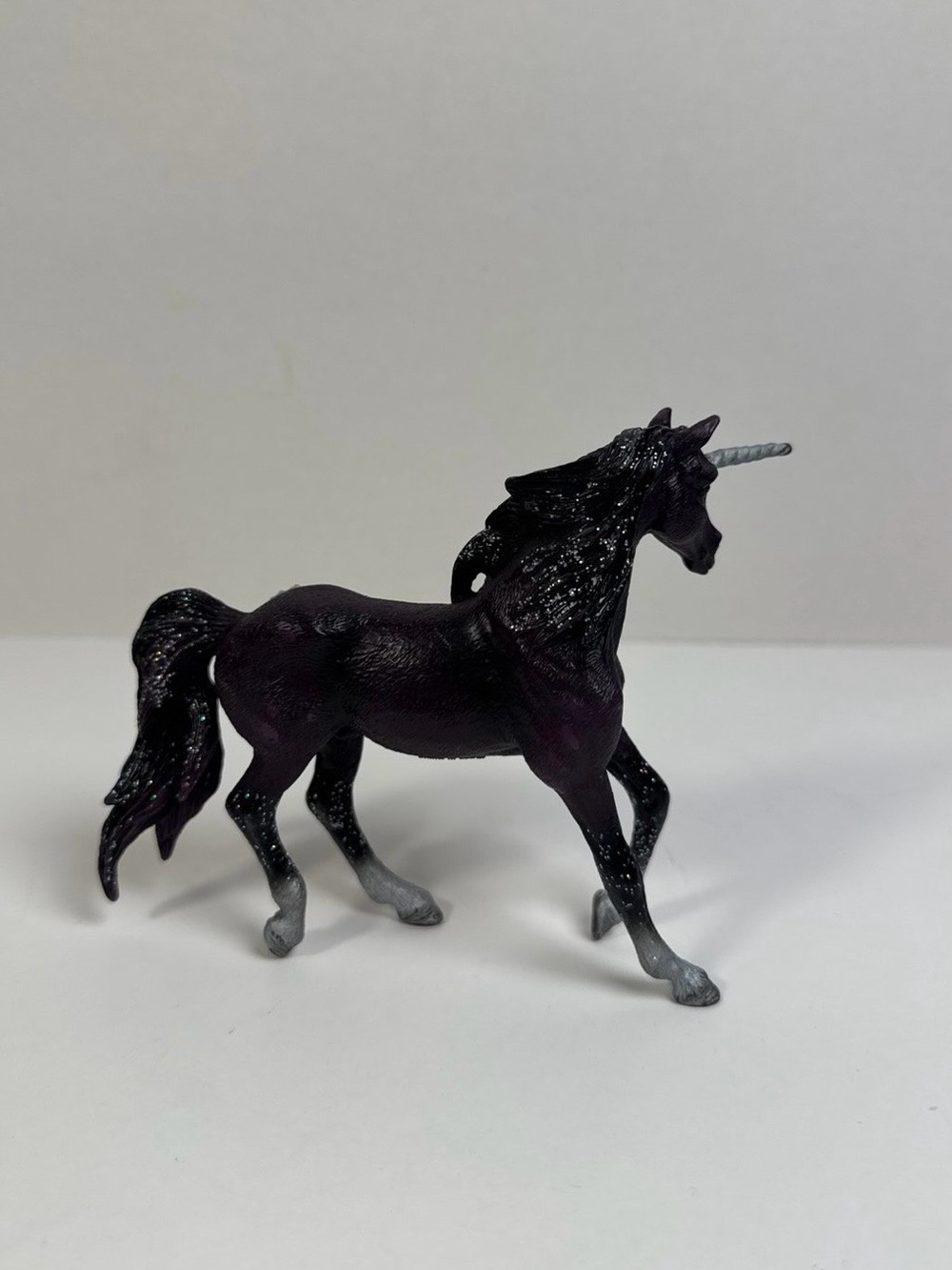 Schleich Moon Unicorn Horse Stallion - Picture 4 of 5